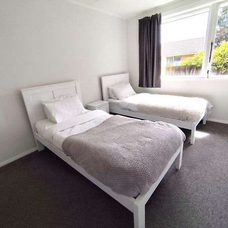3-Bedroom House-Big Yard- Netflix Hamilton Zewnętrze zdjęcie