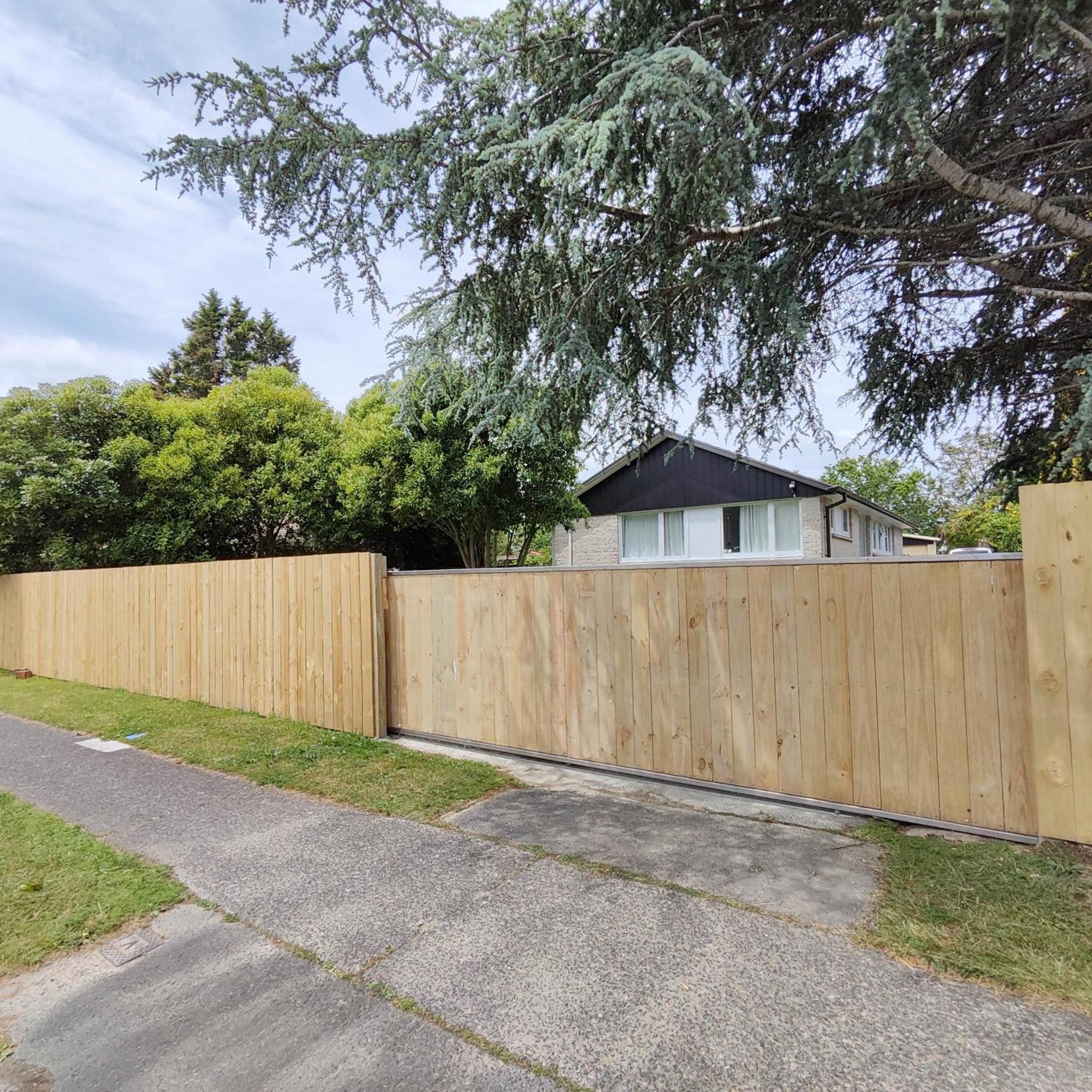 3-Bedroom House-Big Yard- Netflix Hamilton Zewnętrze zdjęcie